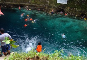 hinatuan enchanted river